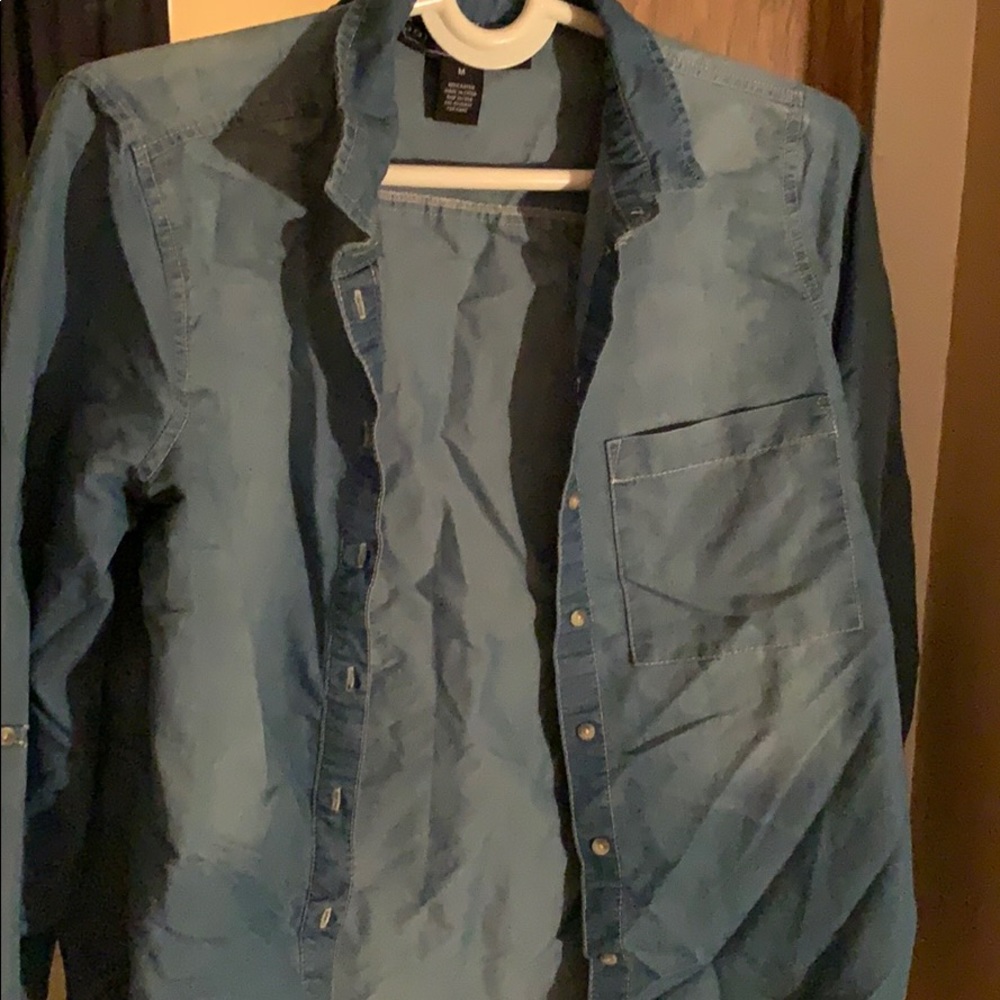 Women’s button up